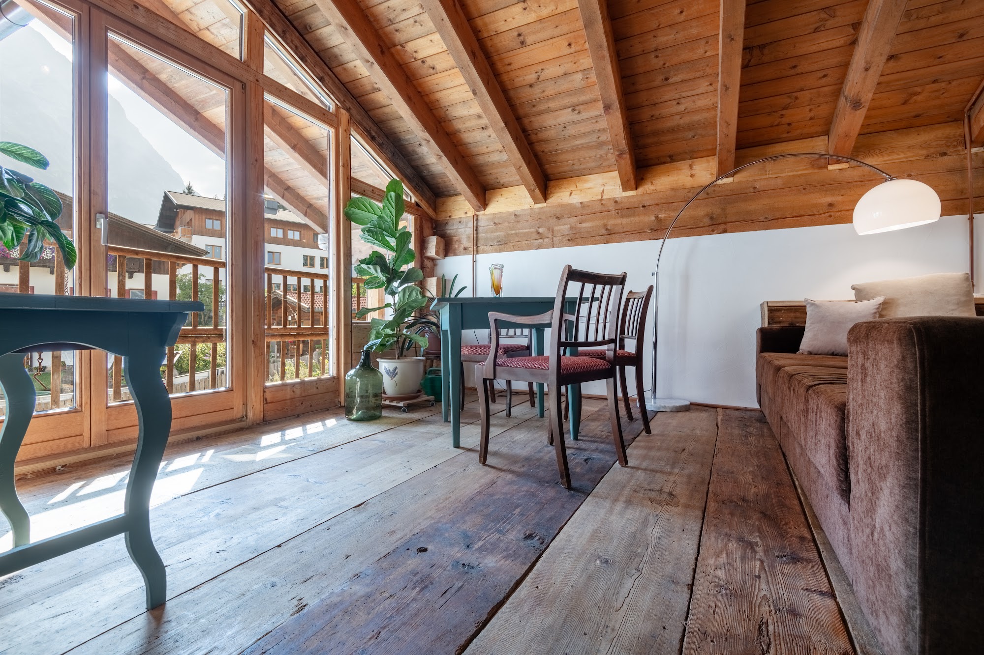 Roses Landhaus, Dachgeschoss mit Holzdielen